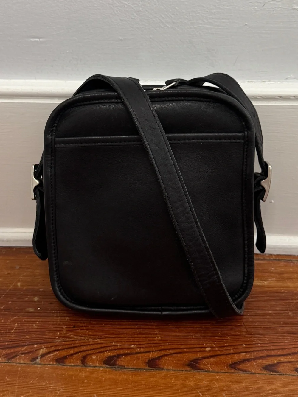 Vintage Coach 9817 Kit Camera Crossbody Bag 90's Black Glovetanned Leather USA